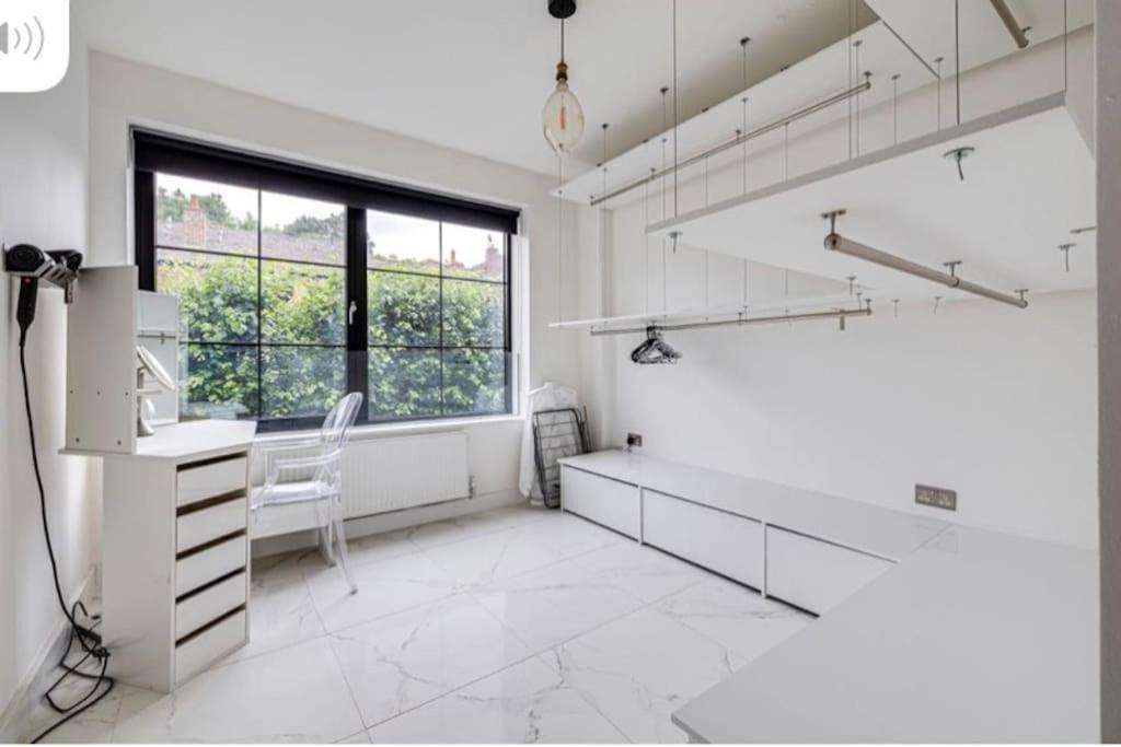 Luxury Apartment: City Centre, Stylish, Modern 체스터 외부 사진